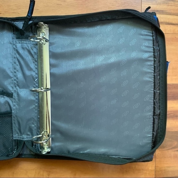 Case-it Z Shape Zipper Binder, 1.5 Inch D-Ring w Multiple Pockets - Picture 9 of 12